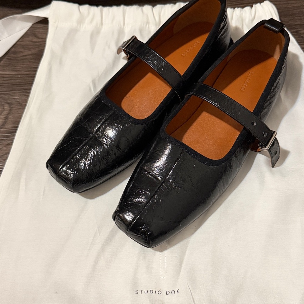 Studio Doe 3 way leather flats